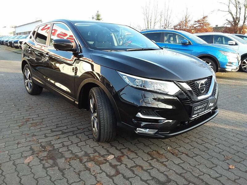 Nissan Qashqai 1.2 DIG-T N-Connecta*Navi*AHK*SHZ